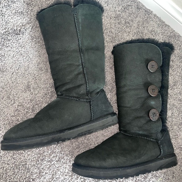 UGG Bailey Button Triplet II Boot - Picture 4 of 9